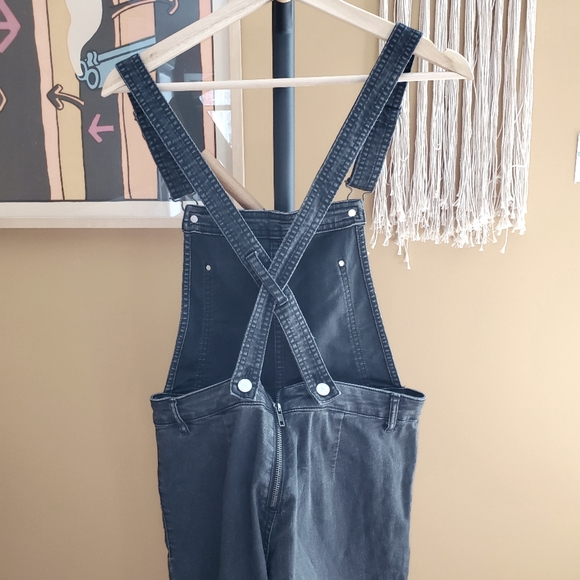 H&M Skinny jean overalls - distressed black color - Picture 2 of 5